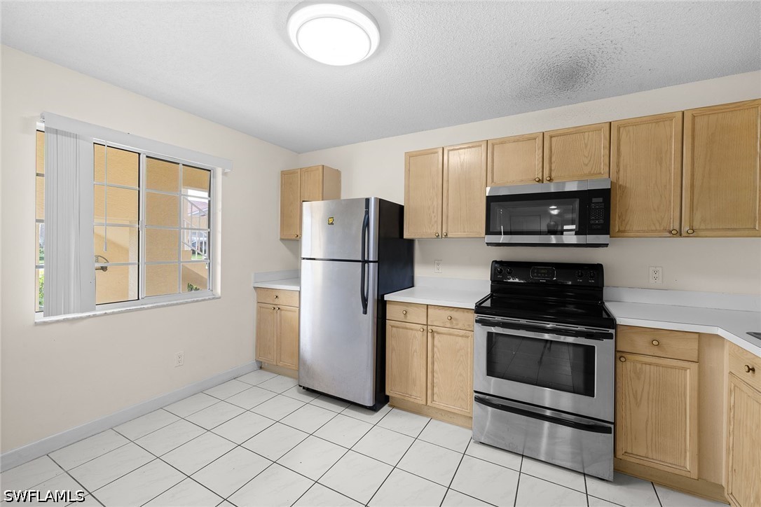 2 Bed Condominium for Sale in Naples, photo 5