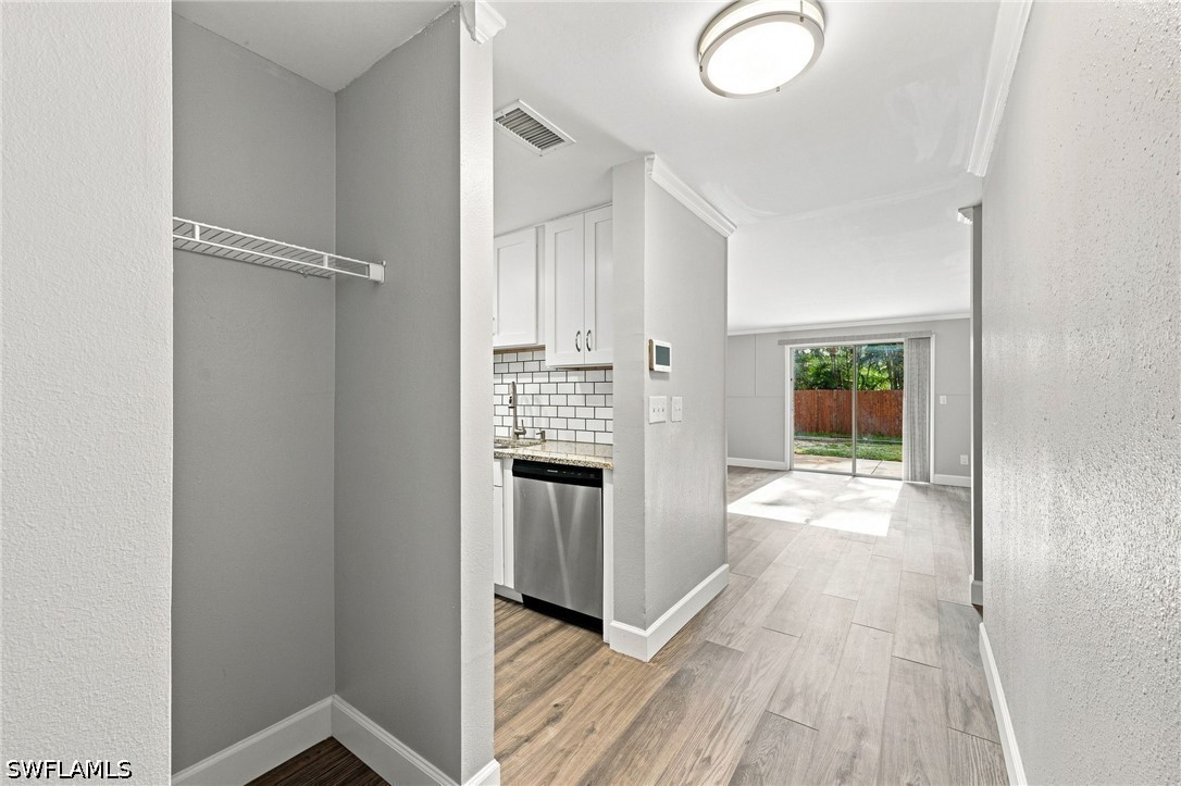3 Bed SingleFamilyResidence for Sale in San Carlos Park, photo 5