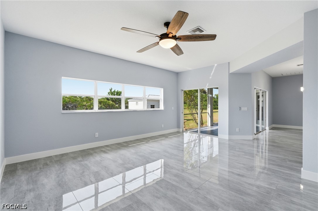 3 Bed SingleFamilyResidence for Sale in Port Labelle, photo 5