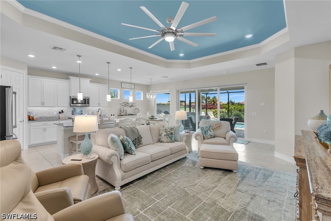 3 Bed Pool Home for Sale in Naples, photo 5