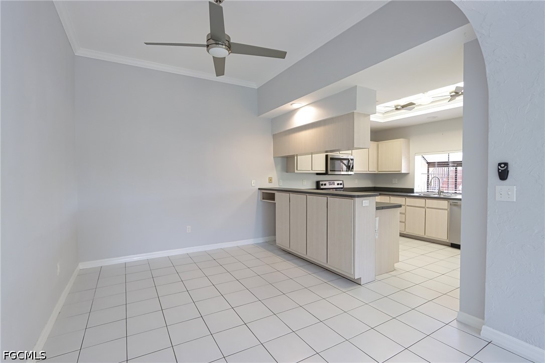 2 Bed Condominium for Sale in Cape Coral, photo 5