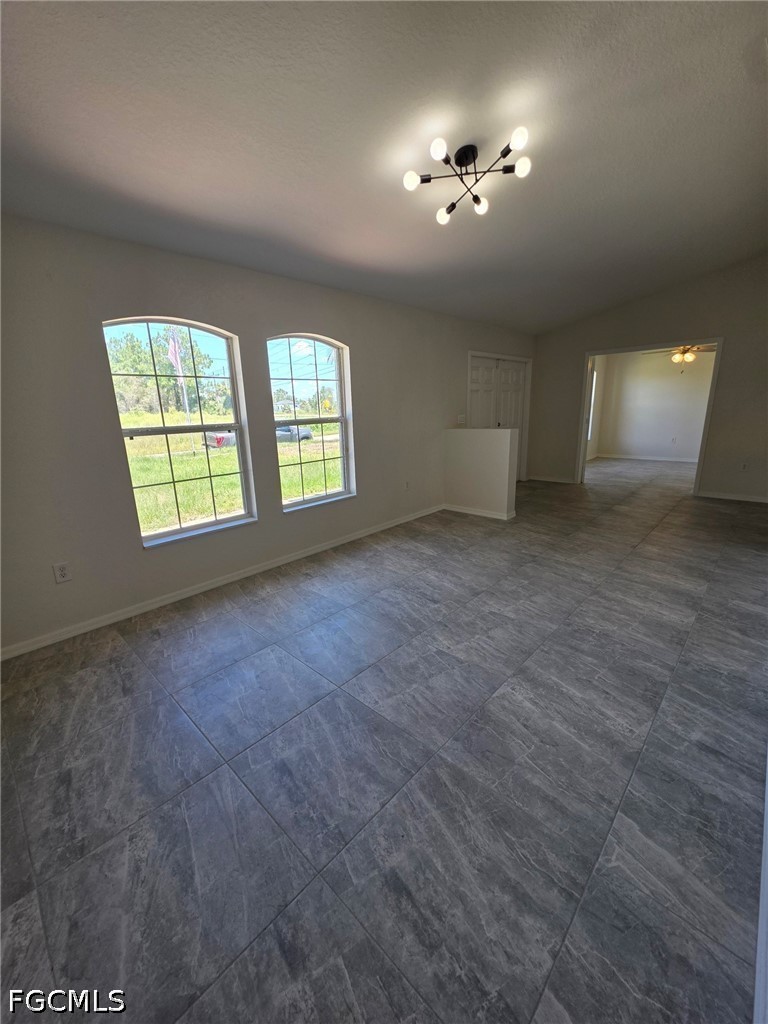 3 Bed SingleFamilyResidence for Sale in Lehigh Acres, photo 5