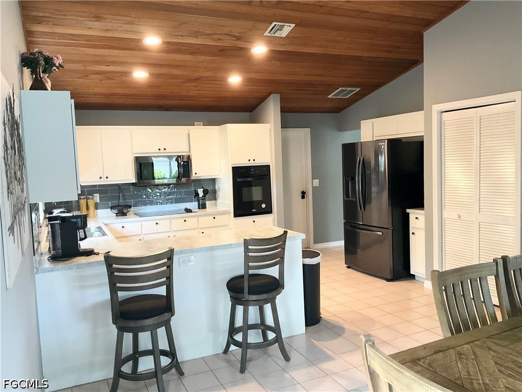 3 Bed Pool Home for Sale in Cape Coral, photo 5