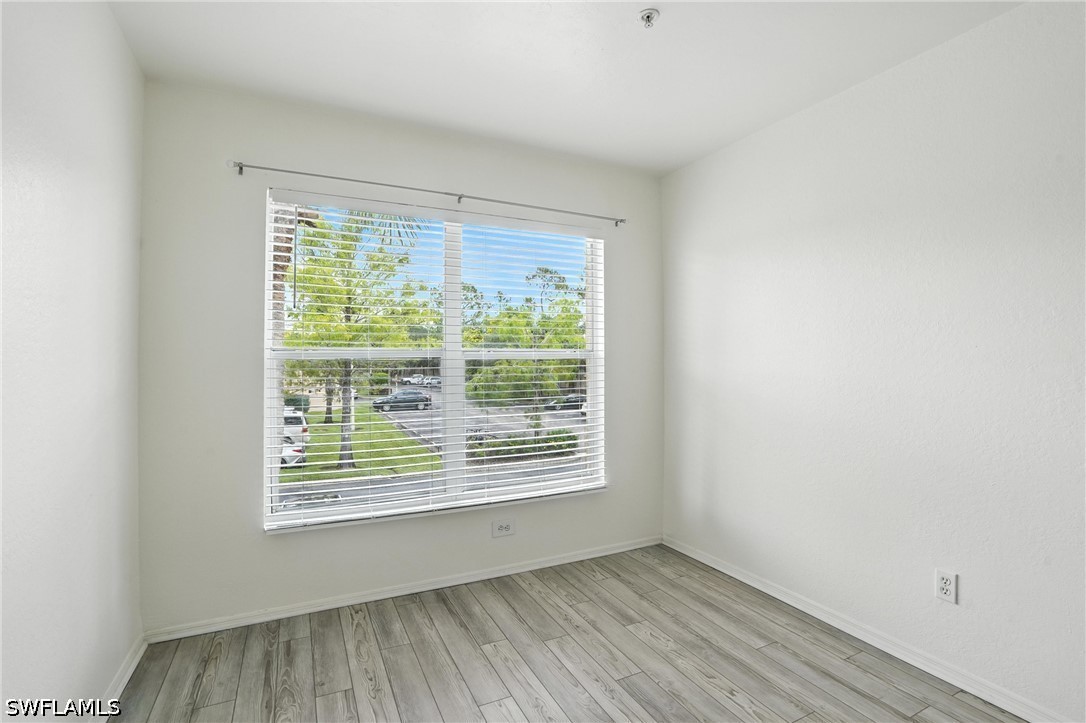 1 Bed Condominium for Sale in Naples, photo 5