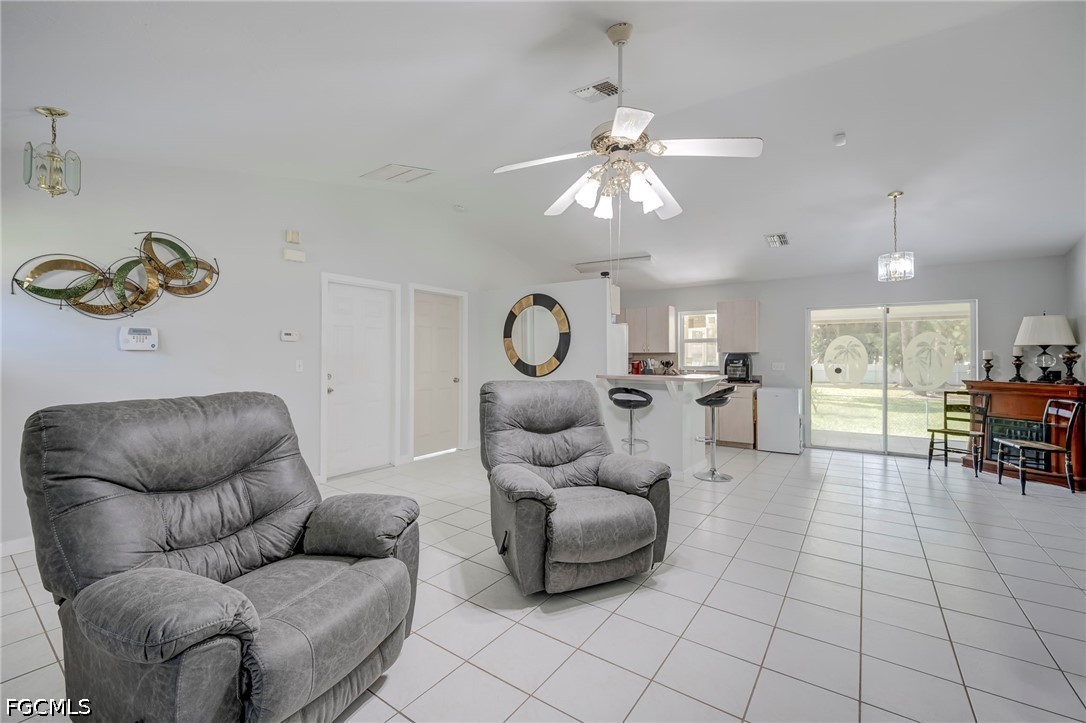 3 Bed SingleFamilyResidence for Sale in Lehigh Acres, photo 5