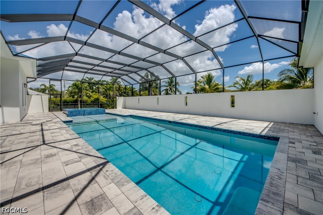 6 Bed Pool Home for Sale in Cape Coral, photo 5