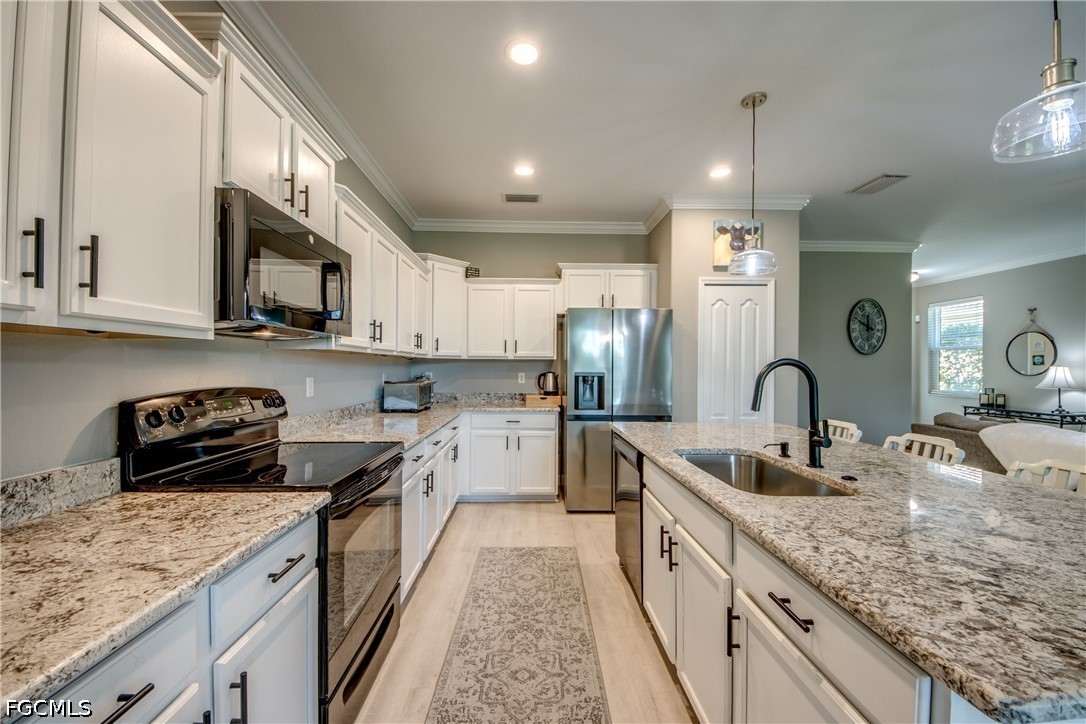 4 Bed Waterfront Home for Sale in Moody River Estates, photo 5
