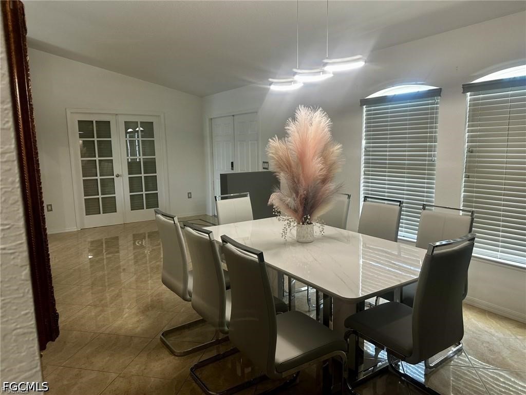 3 Bed Waterfront Home for Sale in Cape Coral, photo 5