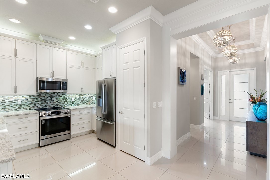 3 Bed Pool Home for Sale in Marbella Isles, photo 5