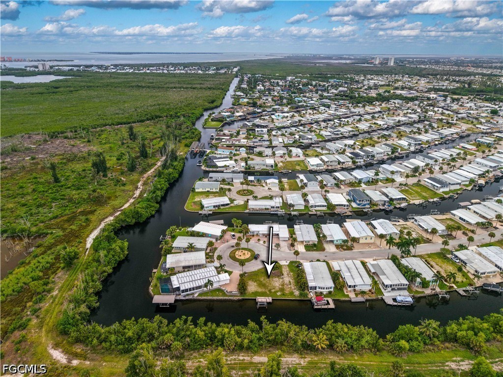 Waterfront Home for Sale in Bayside Estates, photo 5