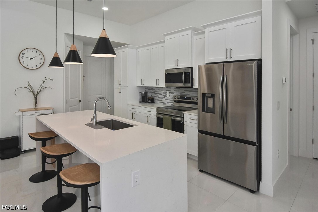 3 Bed Pool Home for Sale in Cape Coral, photo 5
