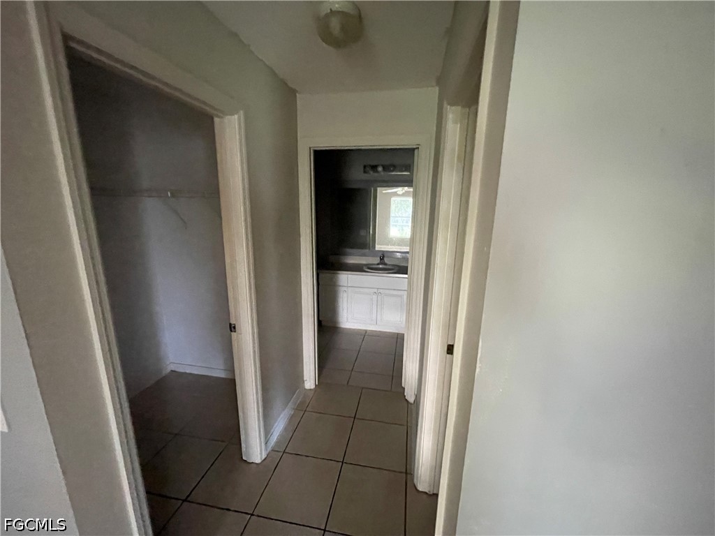 3 Bed SingleFamilyResidence for Sale in Cape Coral, photo 5