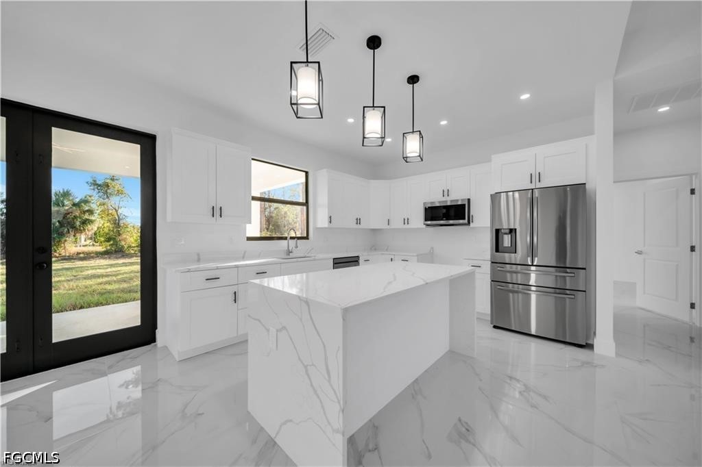 3 Bed SingleFamilyResidence for Sale in Lehigh Acres, photo 5