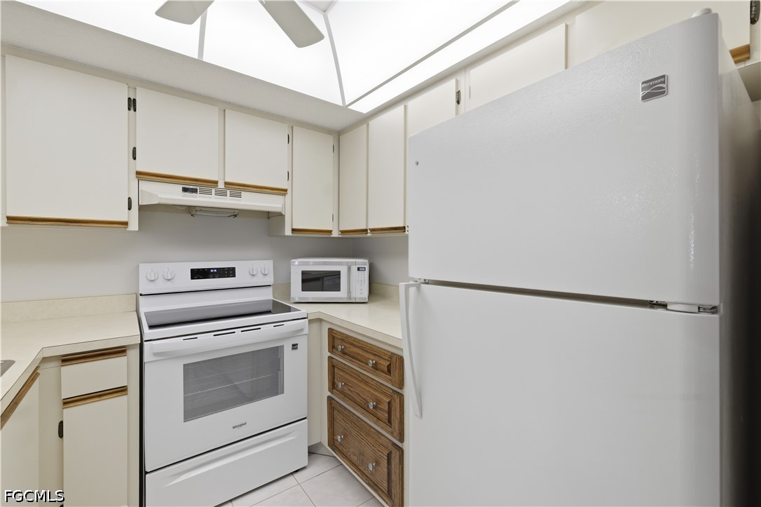 1 Bed Waterfront Home for Sale in Not Applicable, photo 5