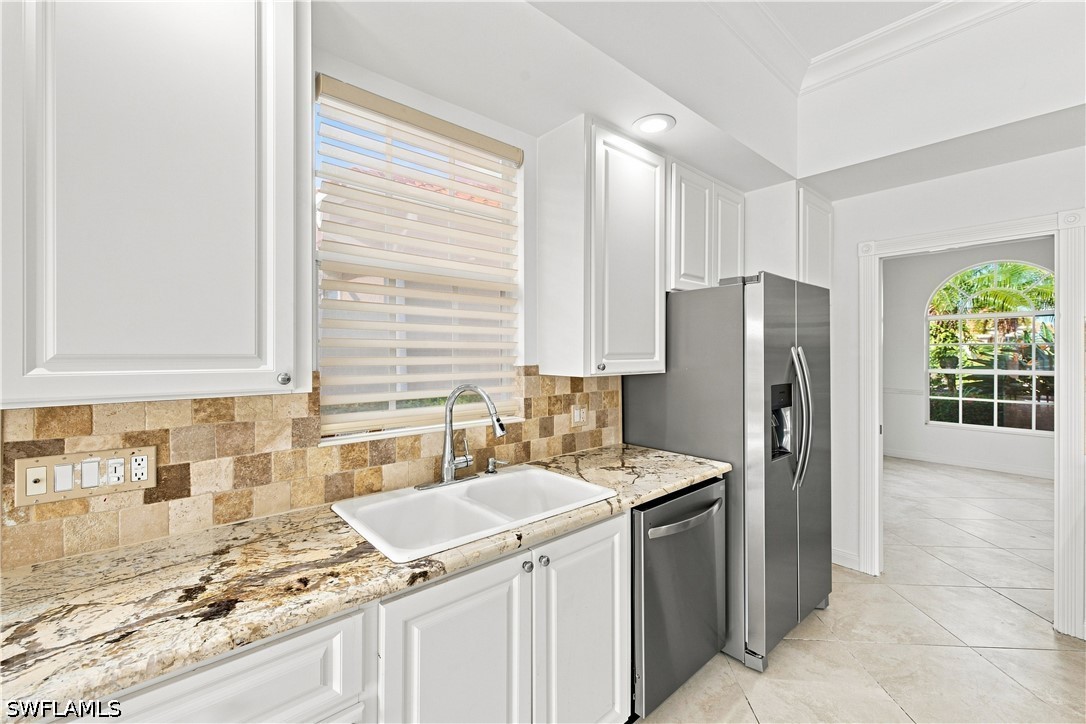 3 Bed Waterfront Home for Sale in Village Walk, photo 5