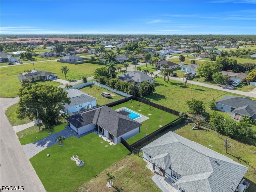 3 Bed Pool Home for Sale in Cape Coral, photo 5