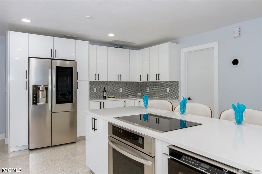 2 Bed Pool Home for Sale in Cape Coral, photo 5