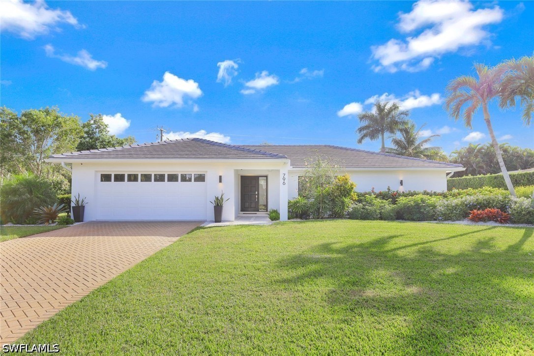 3 Bed Pool Home for Sale in Moorings, photo 5