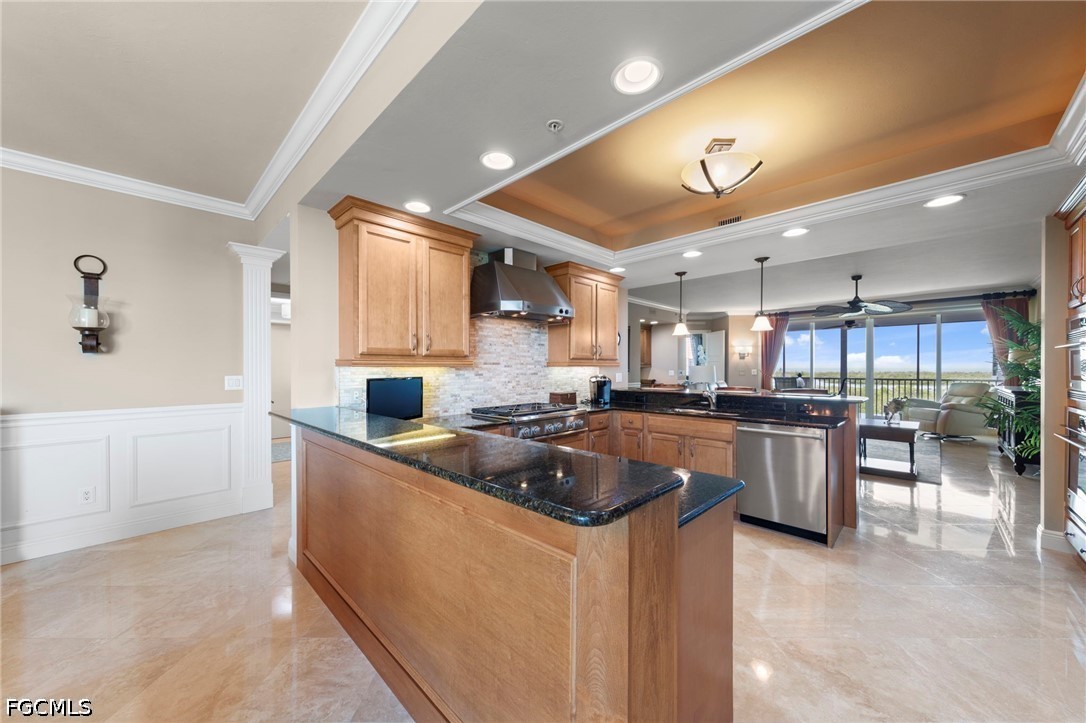 3 Bed Waterfront Home for Sale in Naples, photo 5