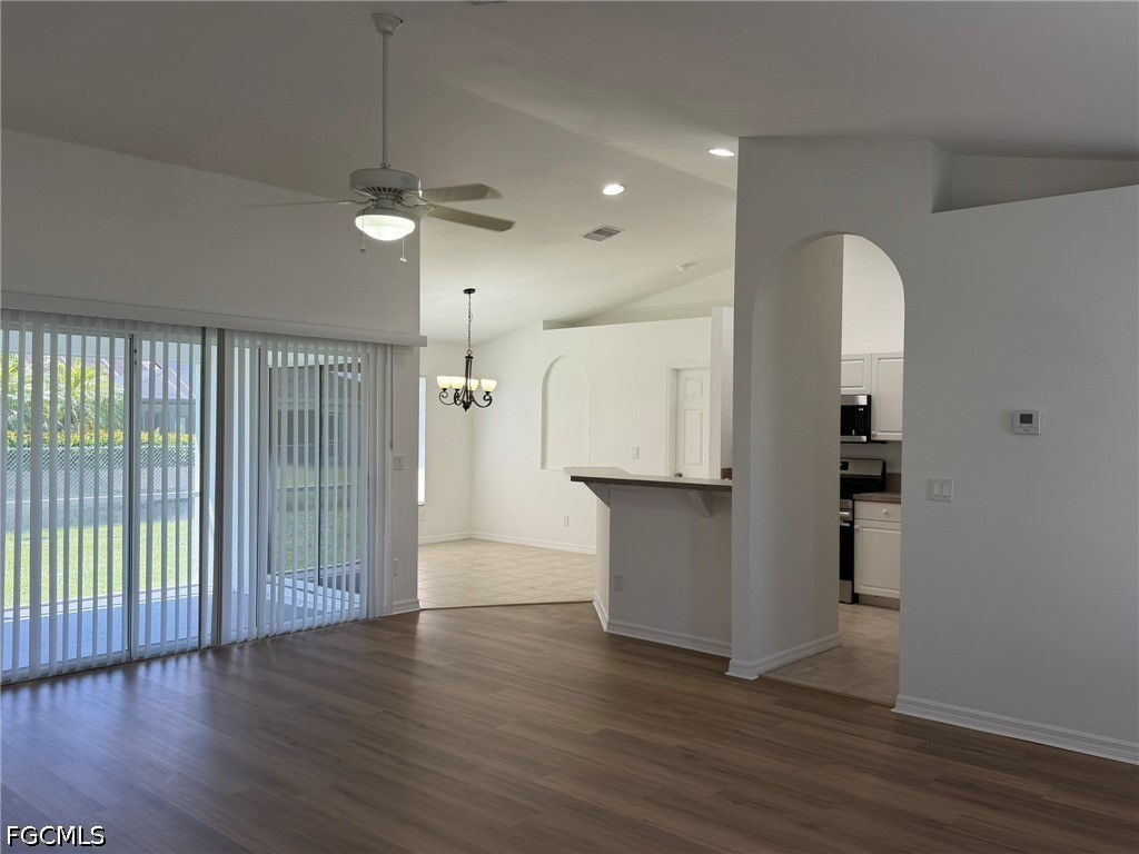 3 Bed SingleFamilyResidence for Sale in Cape Coral, photo 5