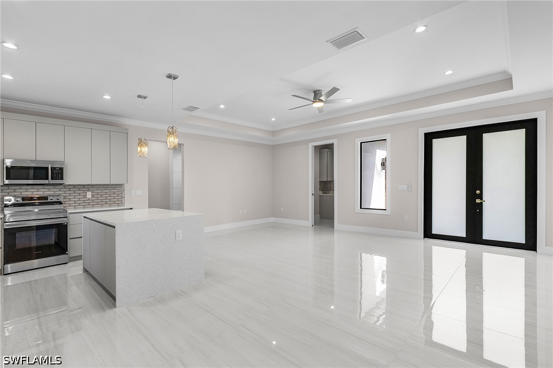 3 Bed SingleFamilyResidence for Sale in Naples, photo 5
