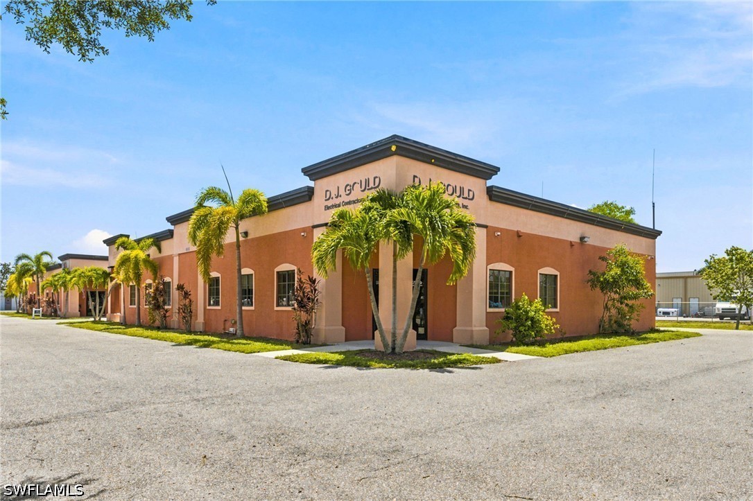 Office for Sale in Fort Myers, photo 5