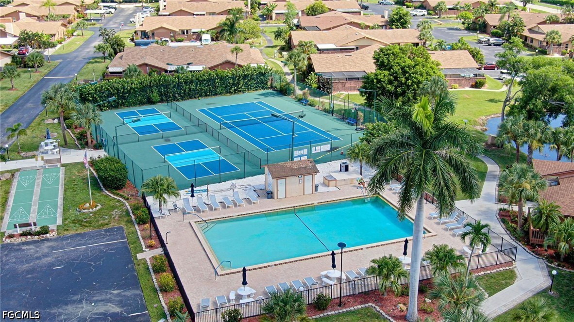 3 Bed Pool Home for Sale in Royal Woods, photo 5