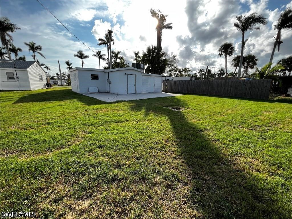 2 Bed SingleFamilyResidence for Sale in Fort Myers, photo 5