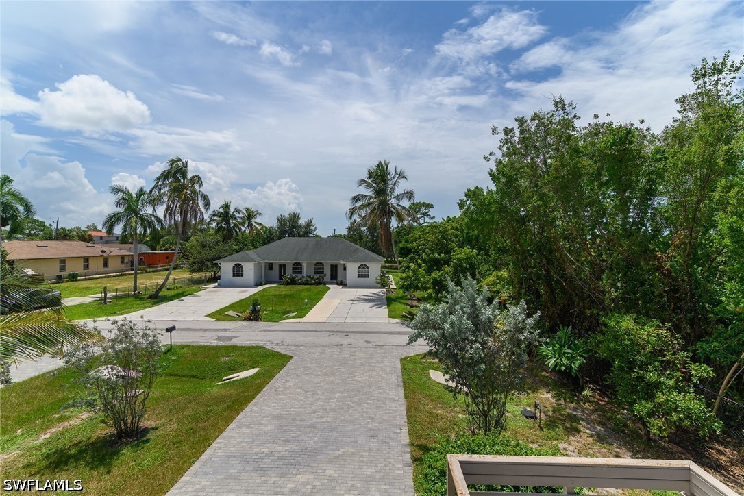 3 Bed SingleFamilyResidence for Sale in Naples, photo 5