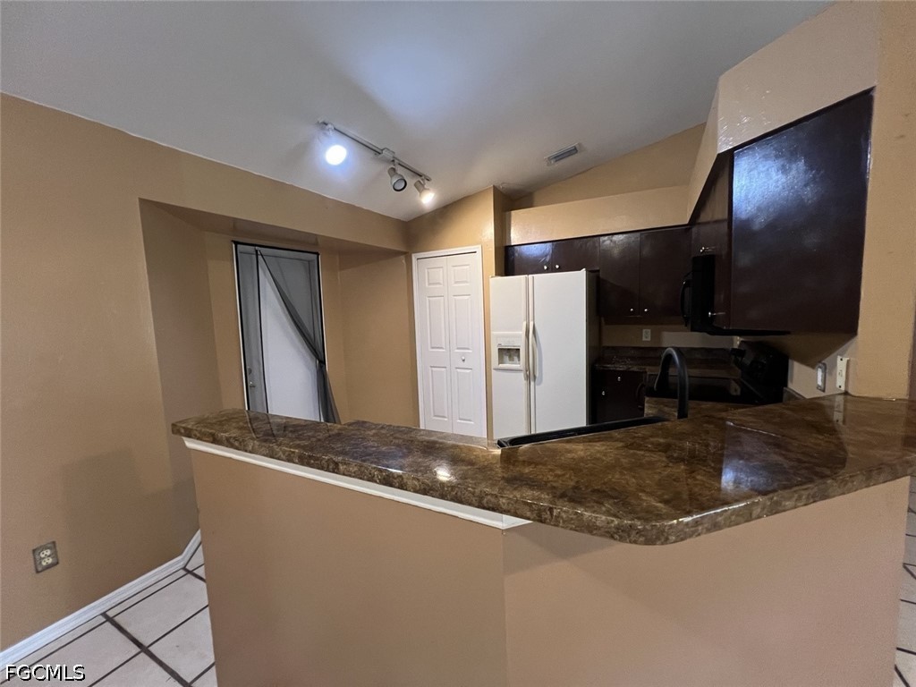 3 Bed SingleFamilyResidence for Sale in Lehigh Estates, photo 5