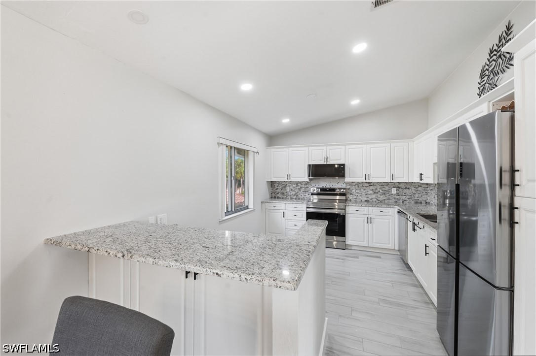 2 Bed Condominium for Sale in Coach House, photo 5