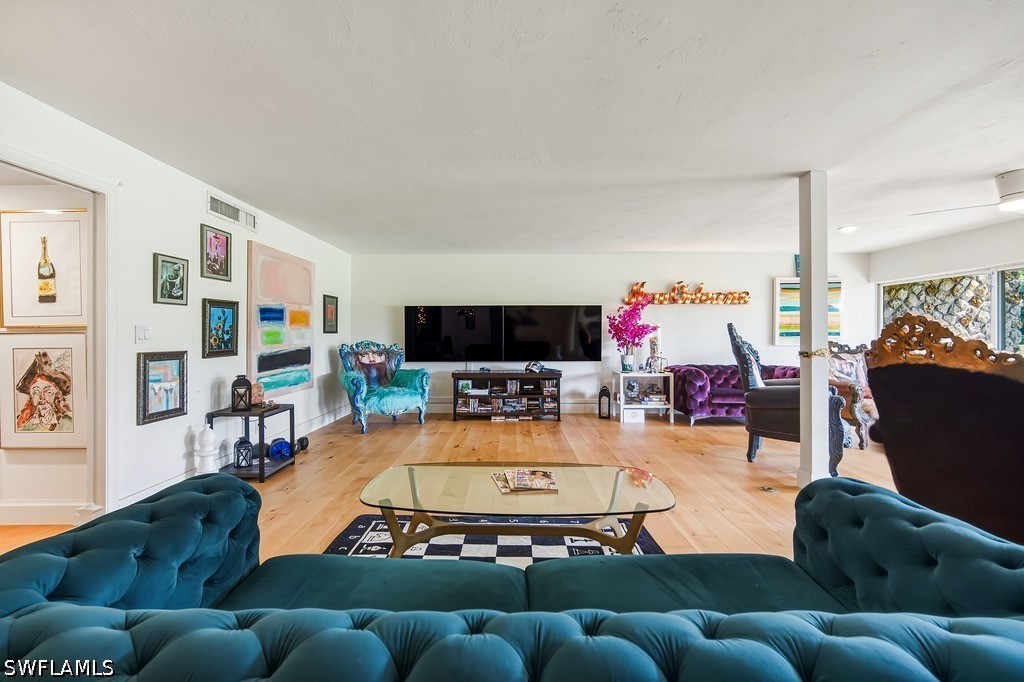 2 Bed Condominium for Sale in Naples, photo 5