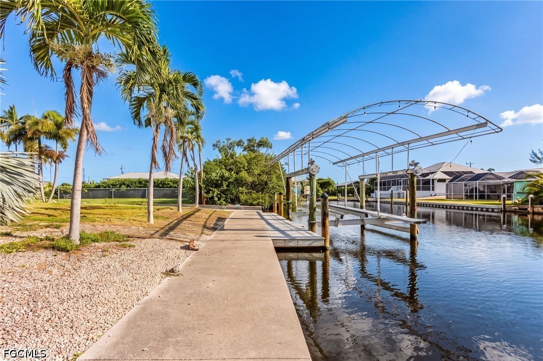 Waterfront Home for Sale in Gulfhaven, photo 5