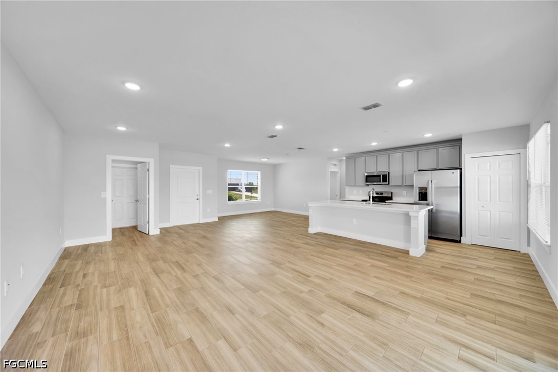 3 Bed SingleFamilyResidence for Sale in Cape Coral, photo 5