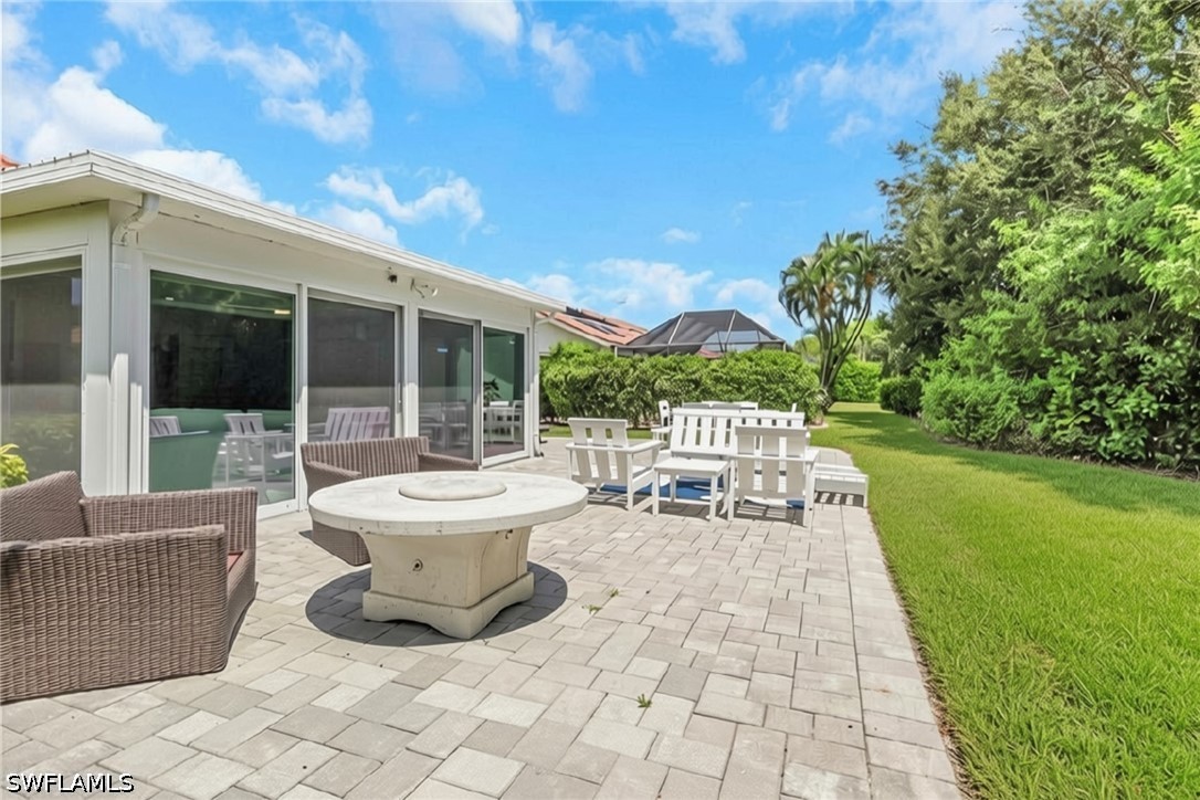 2 Bed SingleFamilyResidence for Sale in Naples, photo 5