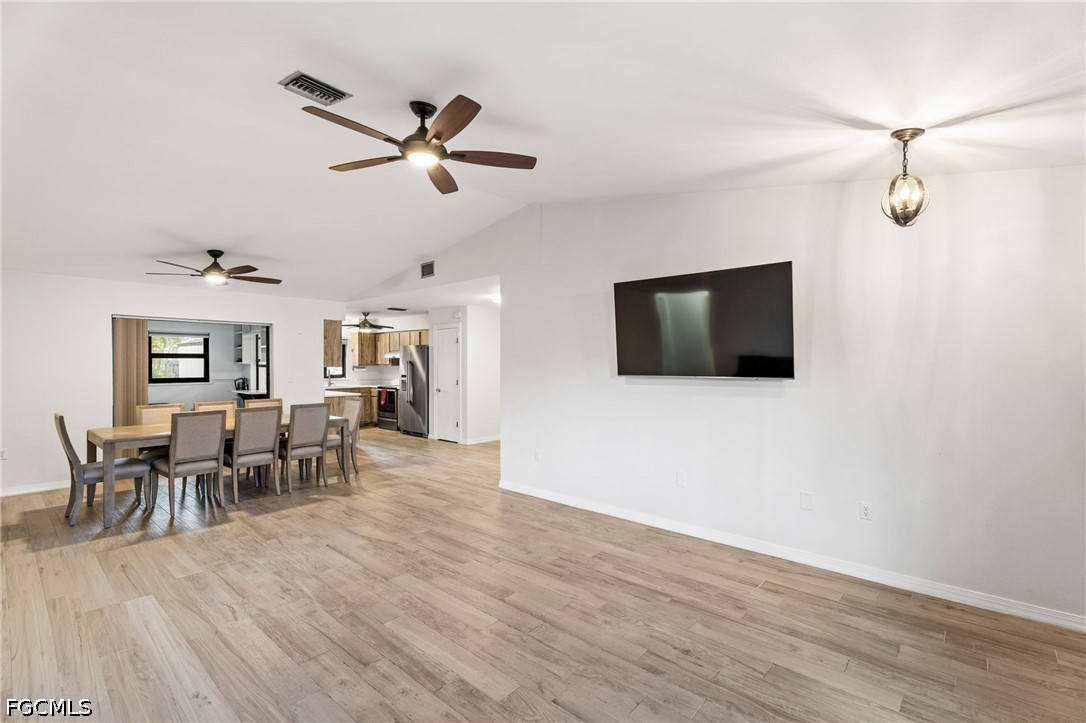 3 Bed SingleFamilyResidence for Sale in San Carlos Park, photo 5