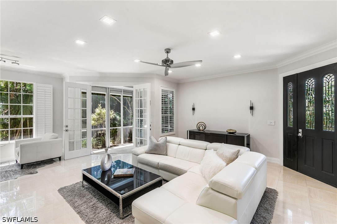 3 Bed Condominium for Sale in Colonade, photo 5