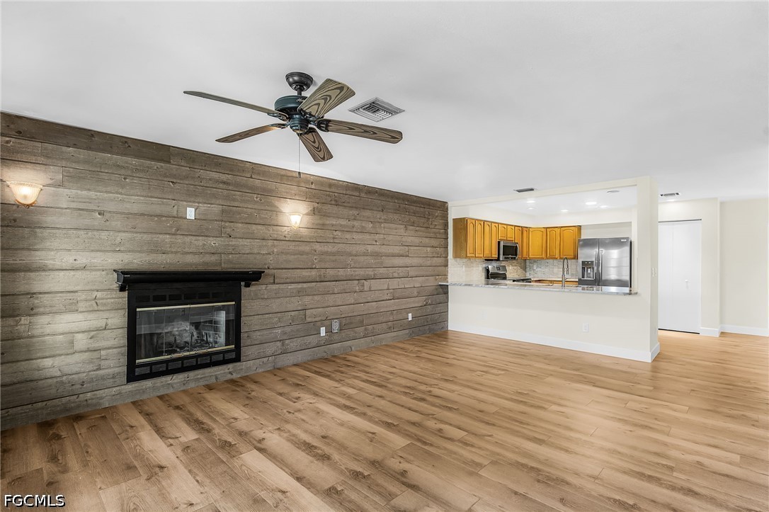 5 Bed SingleFamilyResidence for Sale in Lehigh Acres, photo 5