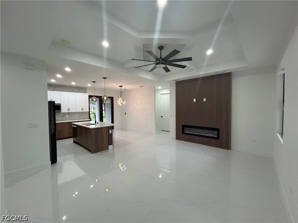 3 Bed SingleFamilyResidence for Sale in Lehigh Acres, photo 5