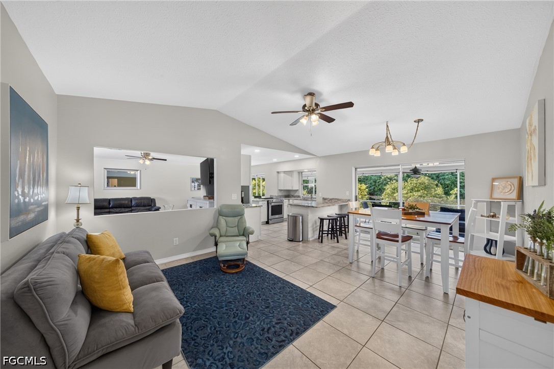 3 Bed SingleFamilyResidence for Sale in Cape Coral, photo 5