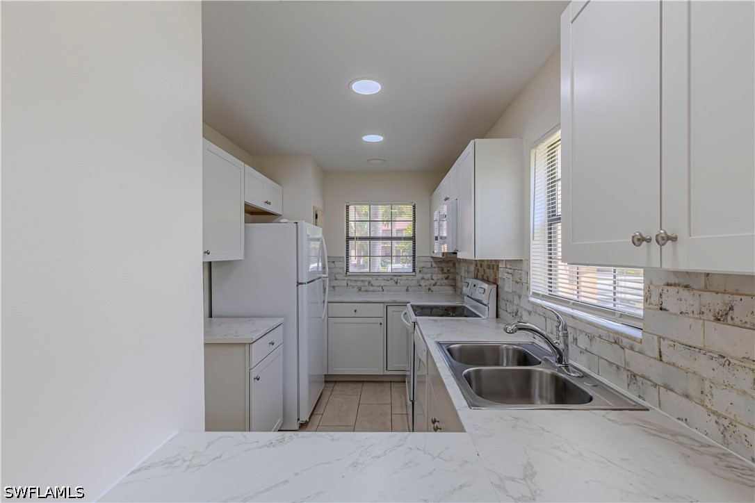 2 Bed Waterfront Home for Sale in Naples, photo 5