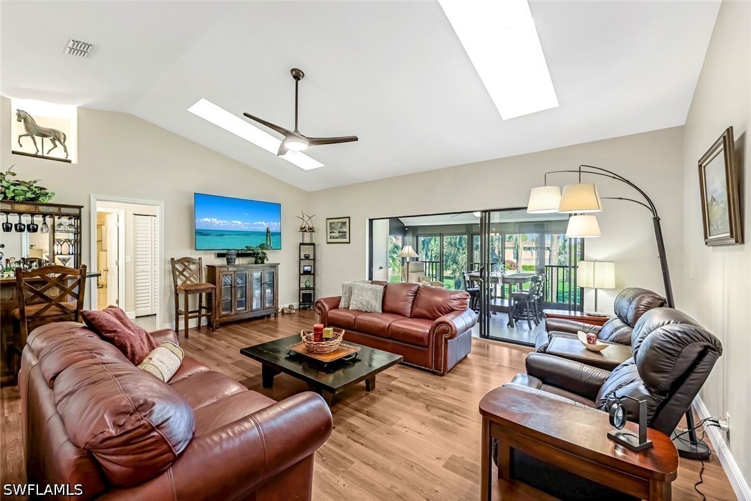 2 Bed Condominium for Sale in Fairway Oaks, photo 5