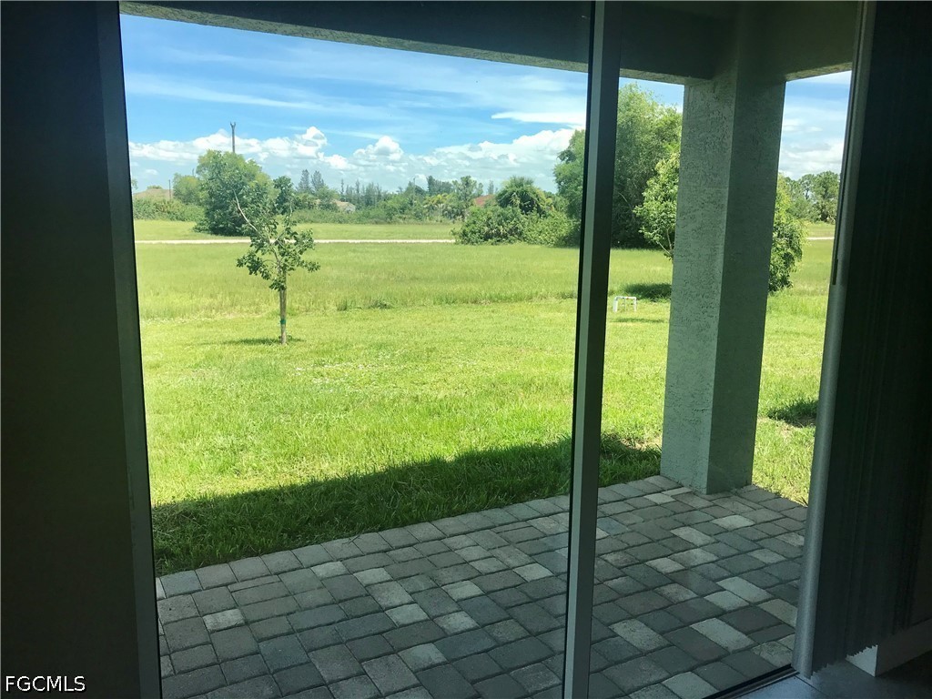 3 Bed SingleFamilyResidence for Sale in Cape Coral, photo 5
