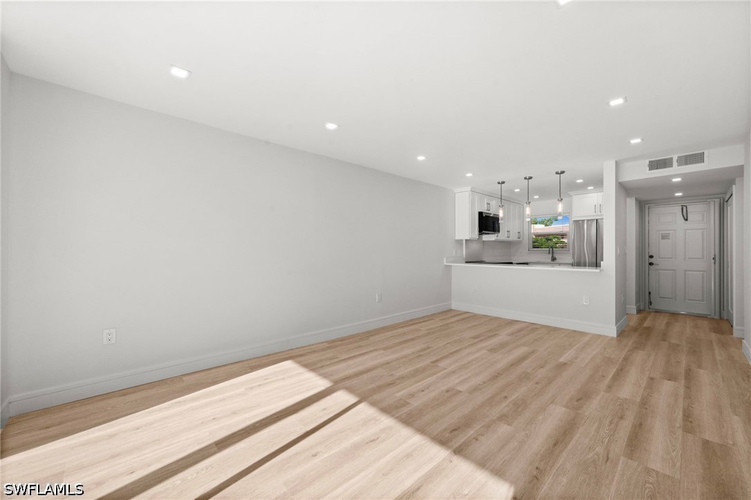 1 Bed Condominium for Sale in Naples, photo 5