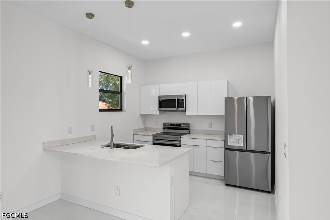 4 Bed SingleFamilyResidence for Sale in Lehigh Acres, photo 5