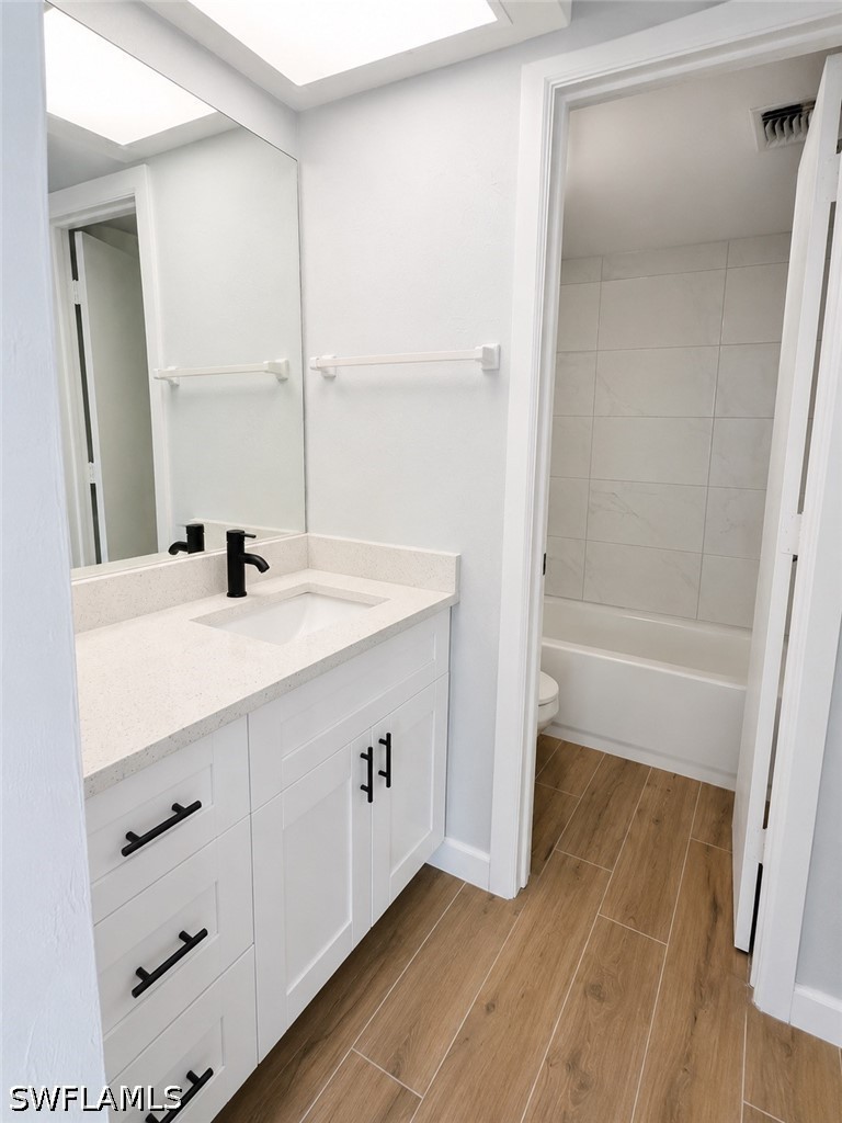 2 Bed Condominium for Sale in Winterpark, photo 5