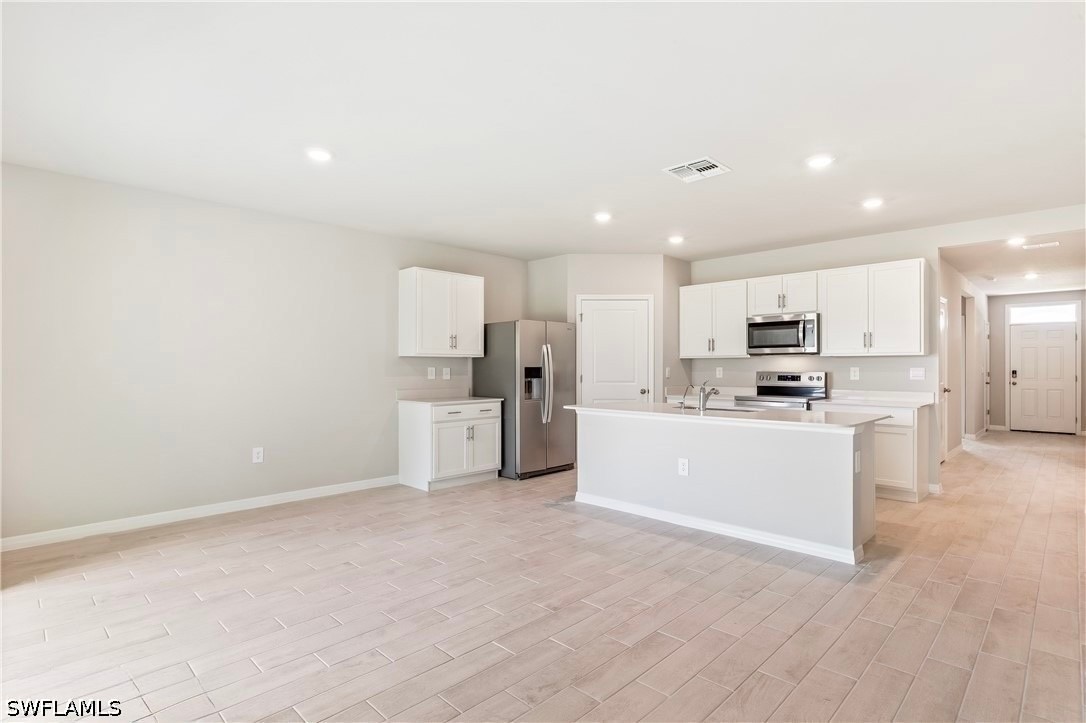 4 Bed SingleFamilyResidence for Sale in Lehigh Acres, photo 5