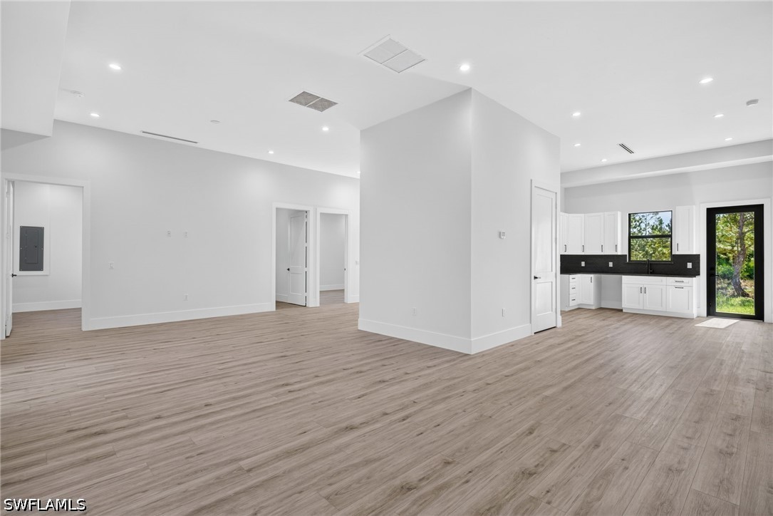 3 Bed SingleFamilyResidence for Sale in Naples, photo 5