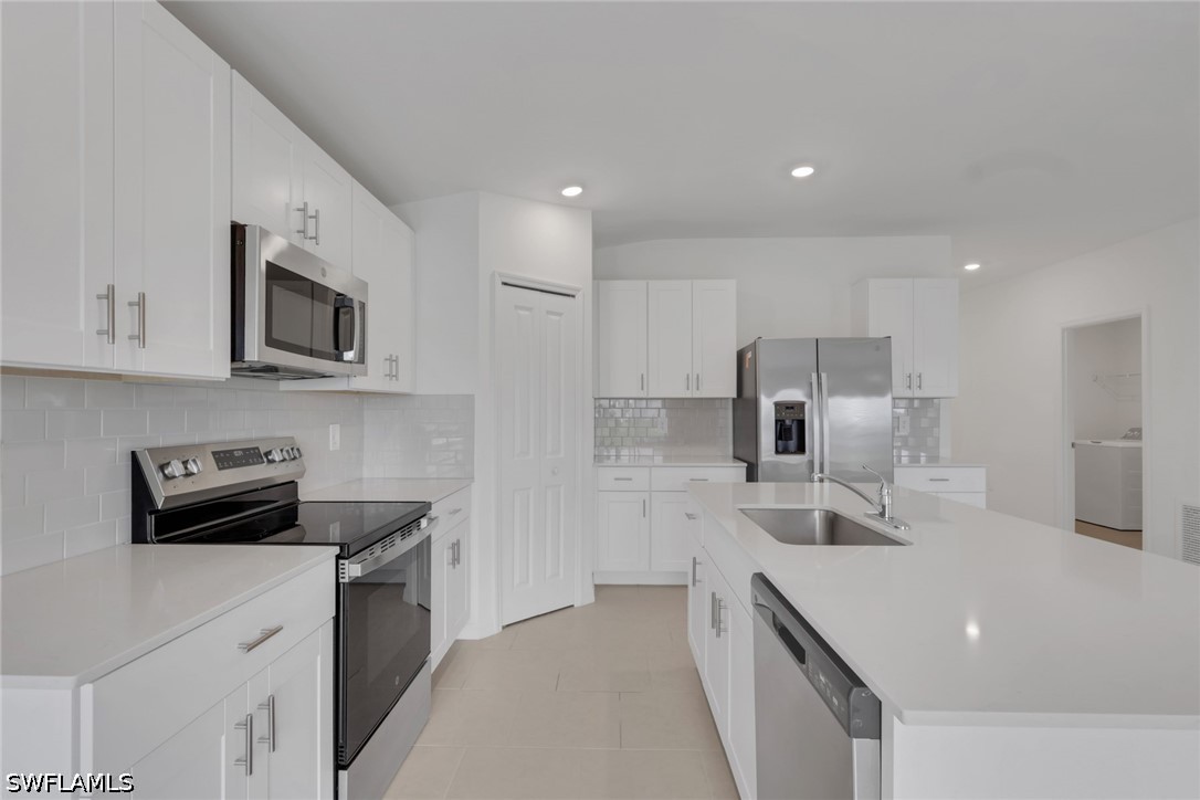 4 Bed SingleFamilyResidence for Sale in Savanna Lakes, photo 5