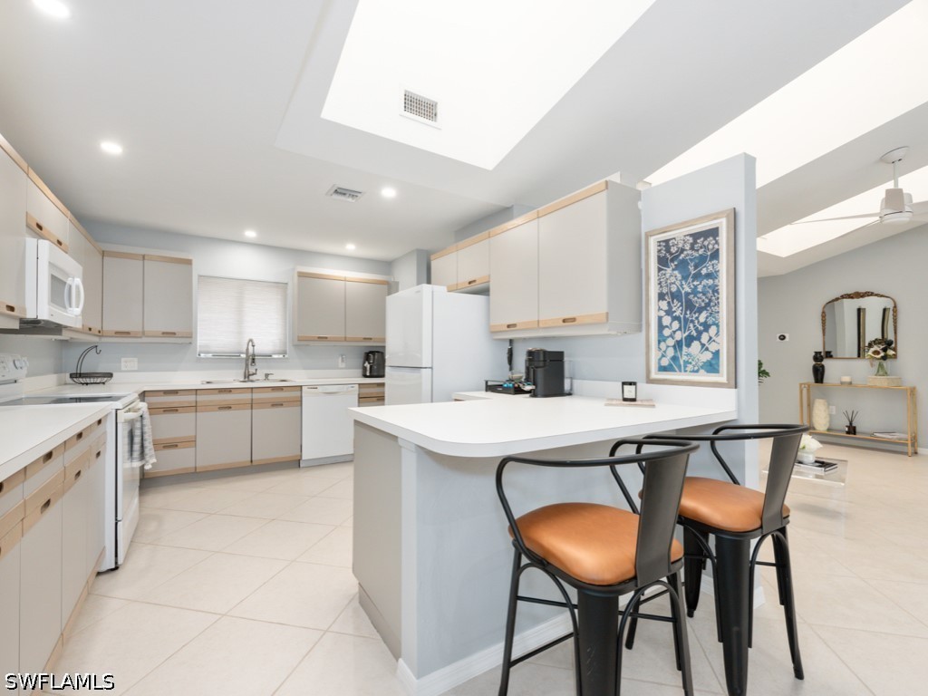 2 Bed Condominium for Sale in Eagle Creek, photo 5